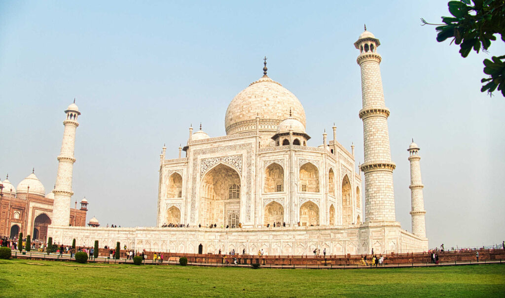 Il Taj Mahal - una delle 7 meraviglie del mondo moderno