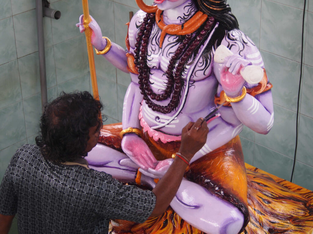 Qualche ritocco alla tatua di Shiva